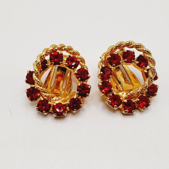 Vintage Red Rhinestone Gold Rope Clip Earrings – 7/8 Inch Sparkle - Picture 12 of 12